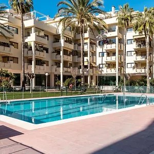 https://primera-linea-del-mar-acceso-directo-playa-carihuela.hotelsinnerja.org
